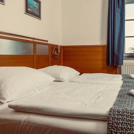 Hiddenseer Hotel Stralsund Exterior foto