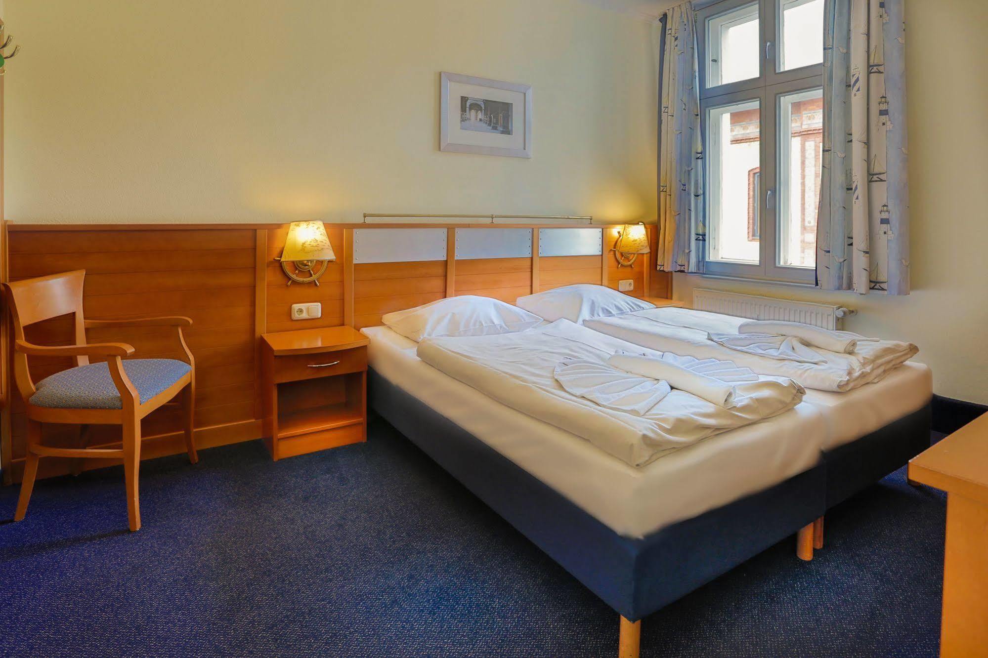 Hiddenseer Hotel Stralsund Exterior foto