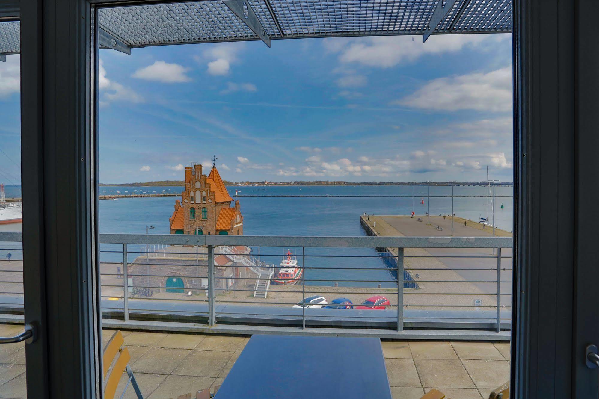 Hiddenseer Hotel Stralsund Exterior foto